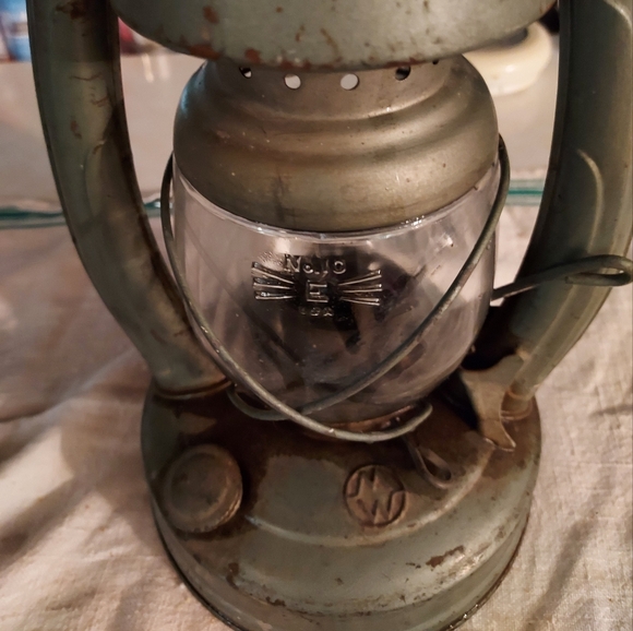 Vintage, Embury No 10, Air Pilot, Kerosene Lantern - {Antique} - Picture 10 of 16